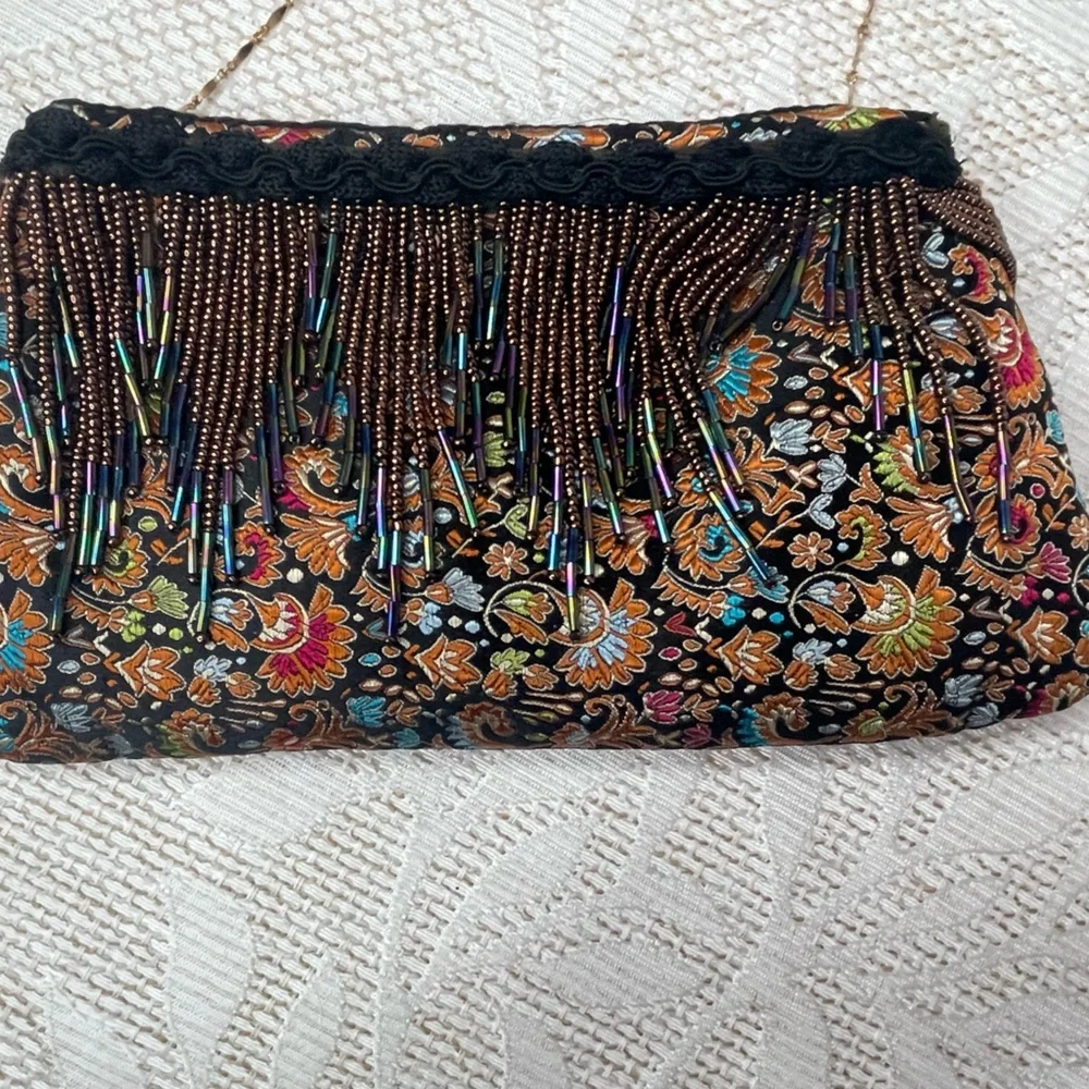 Lisa Violetto Embroidered Women's Clutch